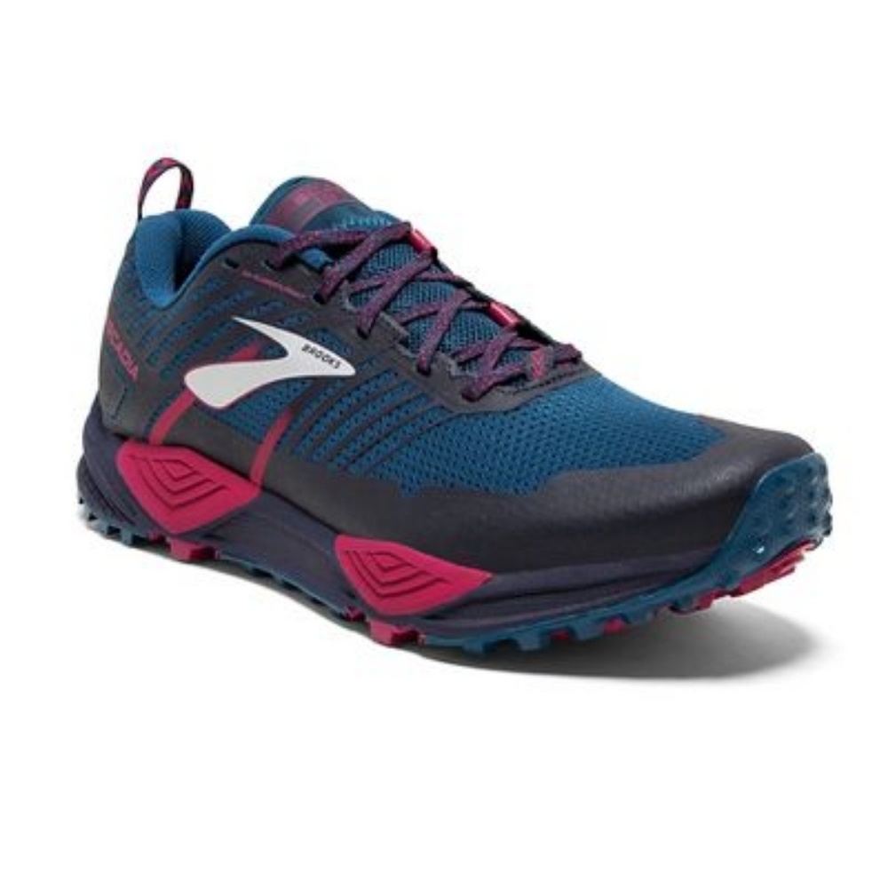 Brooks Cascadia 13 trail runners